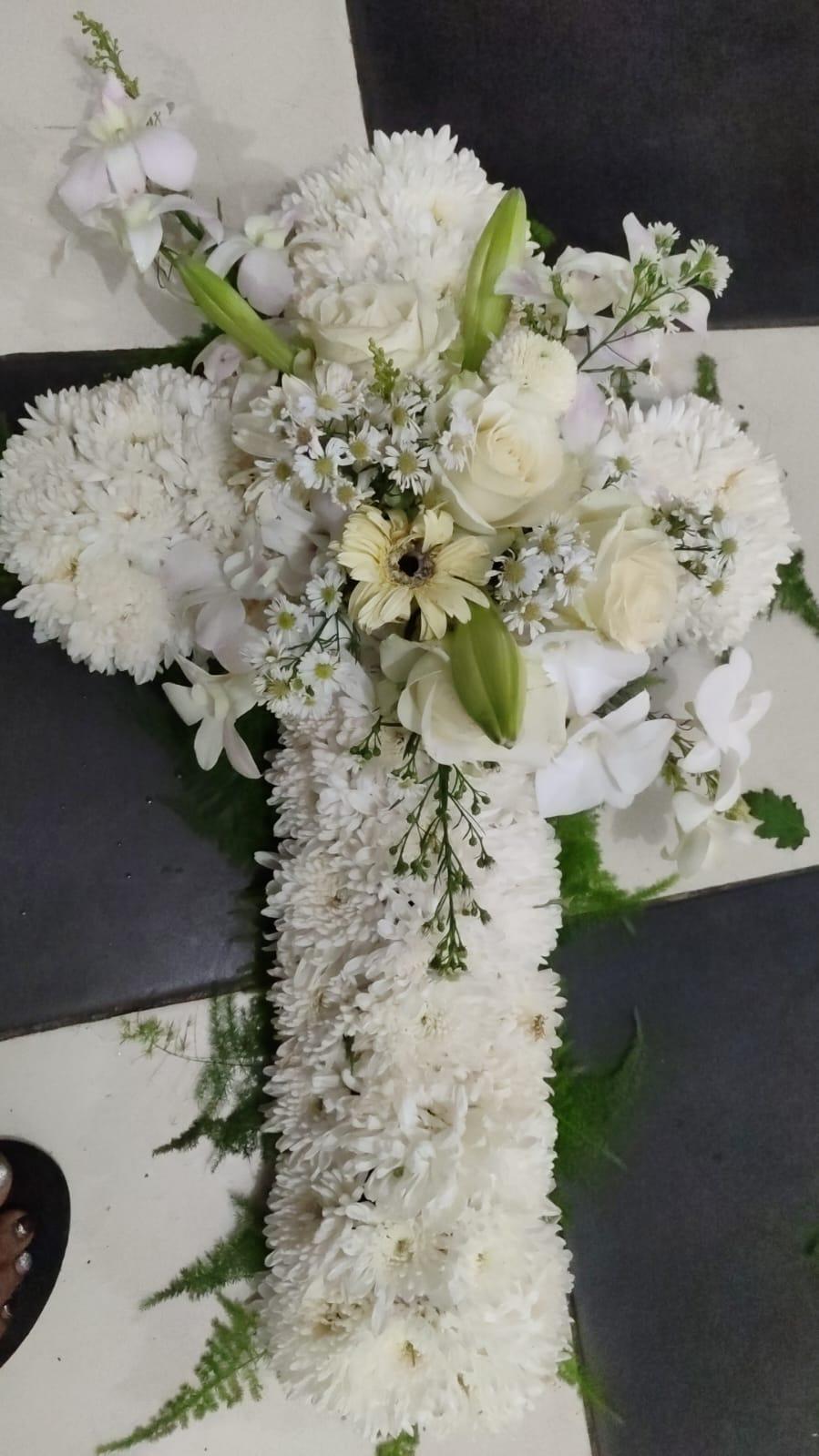 Karangan Bunga Salib Segar