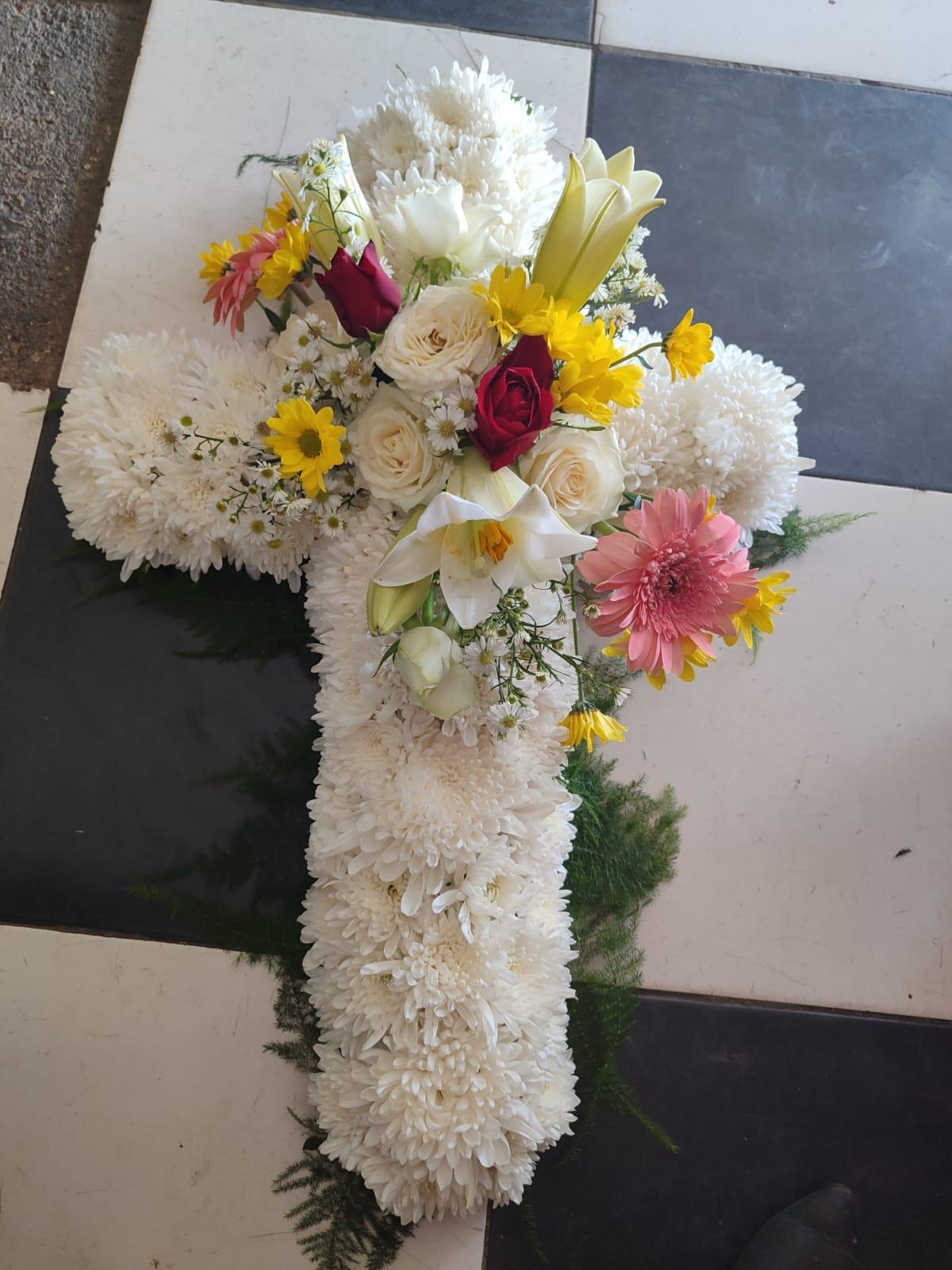 Karangan Bunga Salib Segar