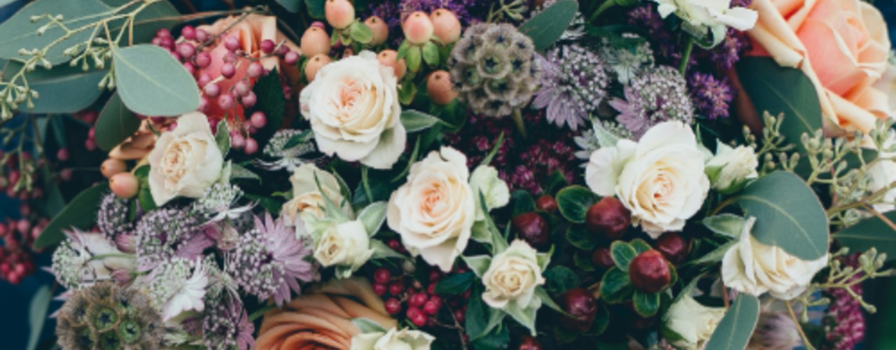 Hand Bouquet & Standing Flower Segar